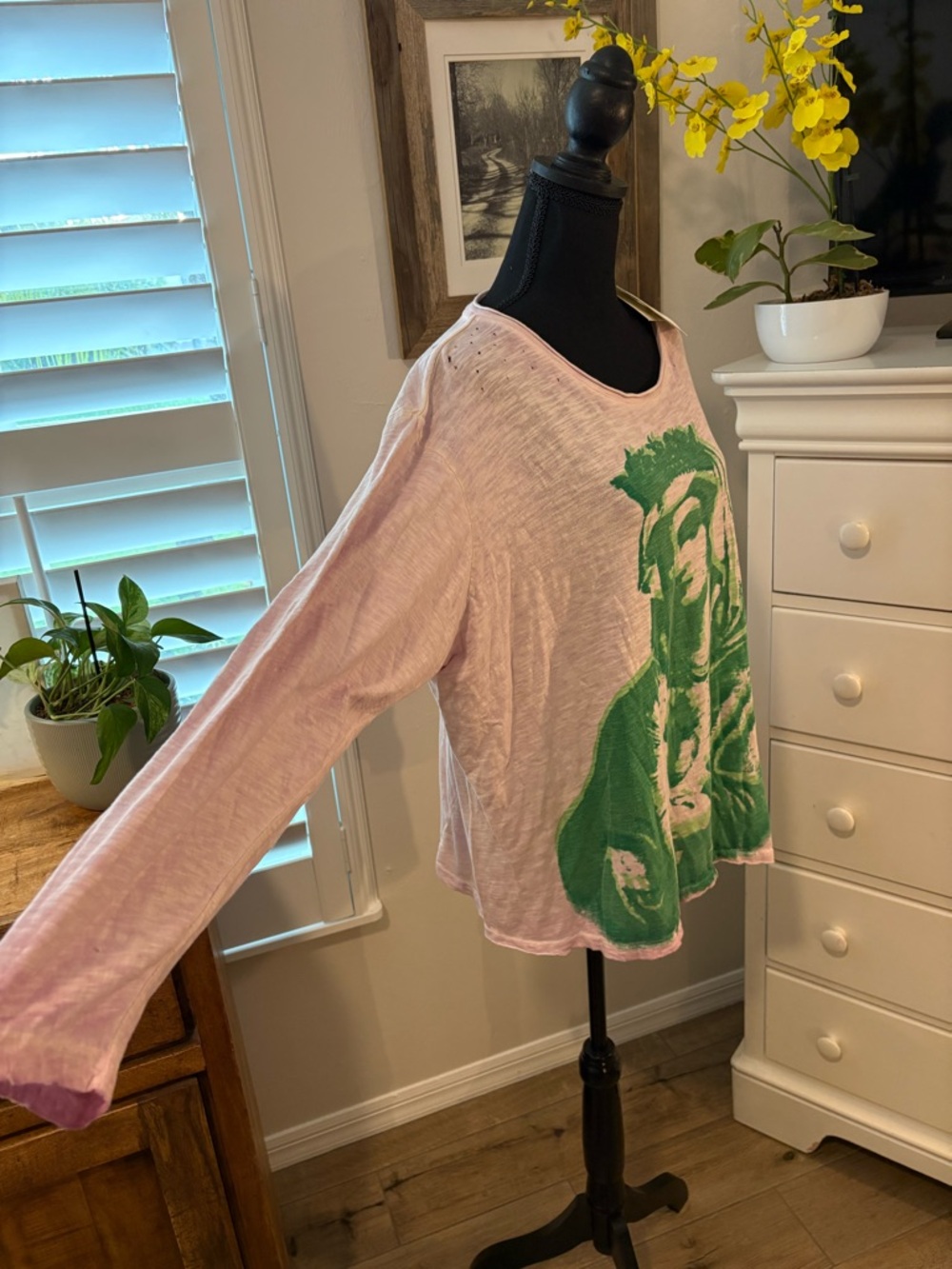 Magnolia Pearl NWT Mother Mary Viggo T Top 2294 in Guava Party, OSFM - Picture 5 of 11